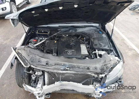 2016 Mercedes-Benz C 300 из США, поврежденный, VIN 55SWF4JB4GU167147